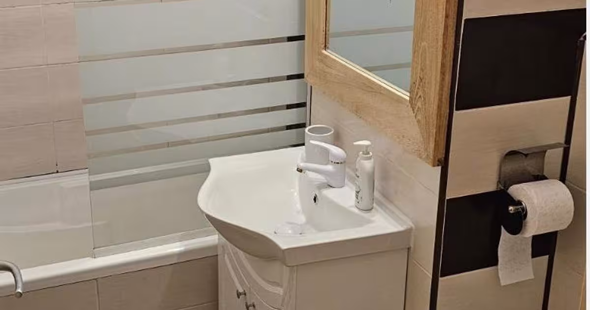 Apartament decomandat cu 2 camere în zona Tomis II, Constanța