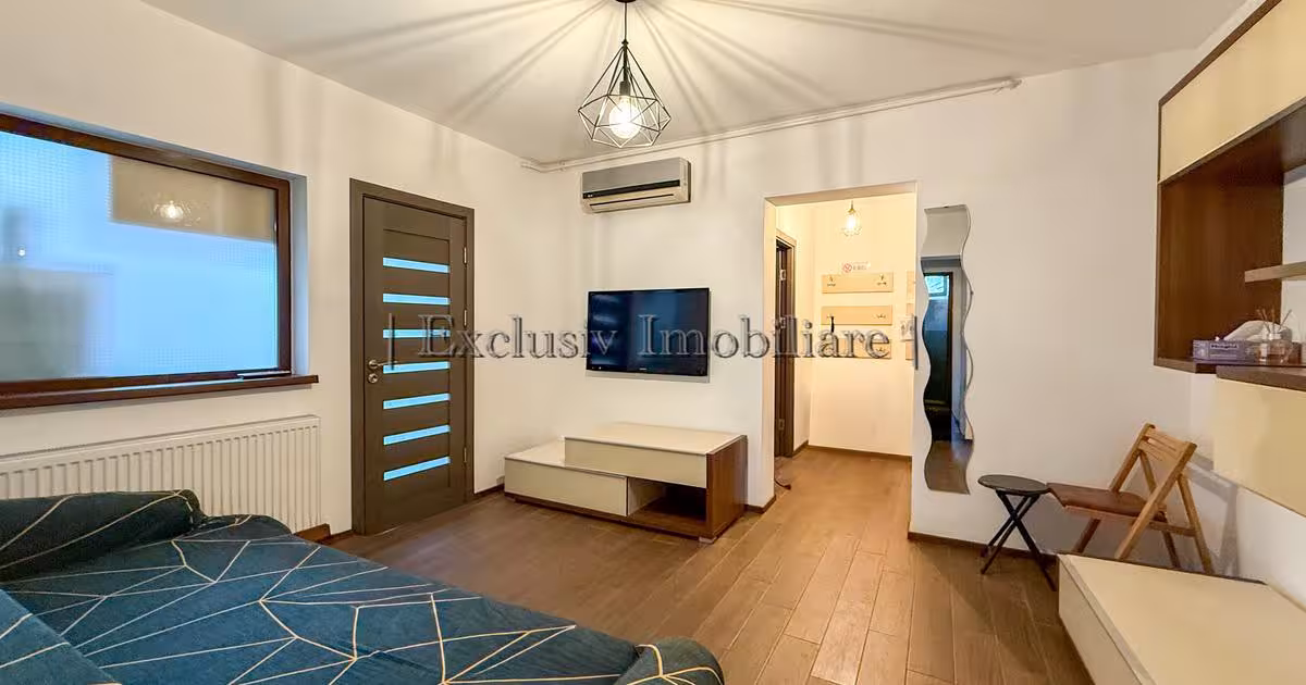 Apartament semidecomandat cu 3 camere în zona Tomis II, Constanța