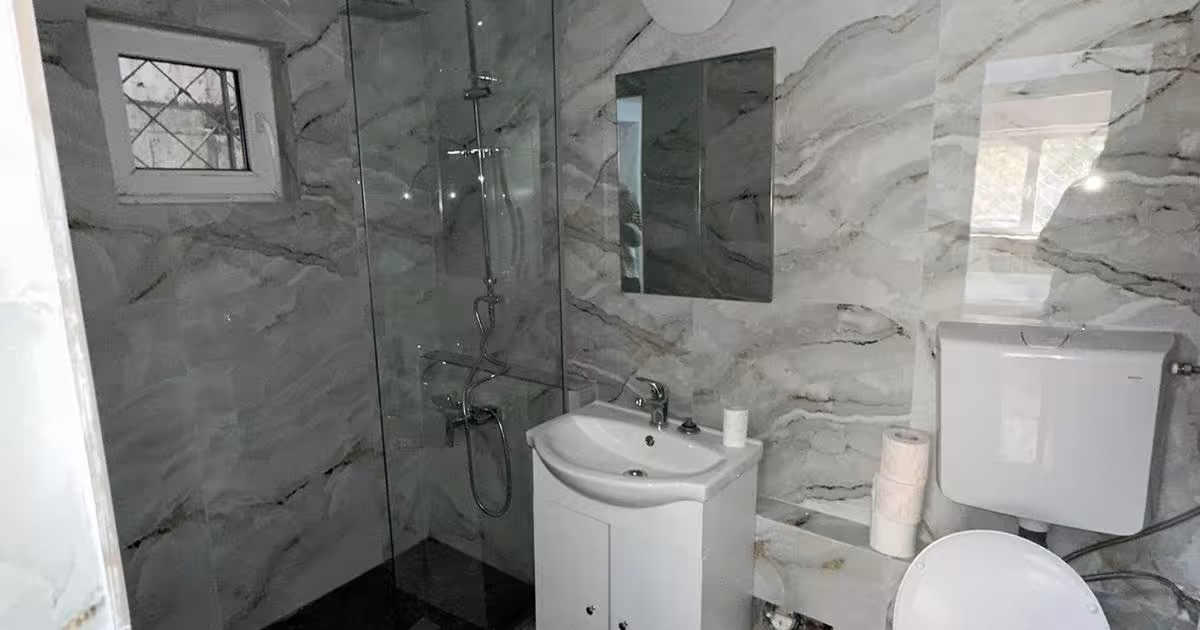 Apartament decomandat cu 3 camere în zona Tomis III, Constanța