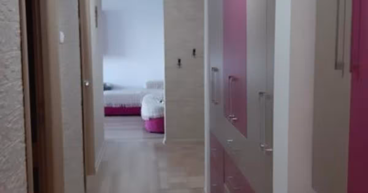 Apartament decomandat cu 3 camere în zona Tomis III, Constanța
