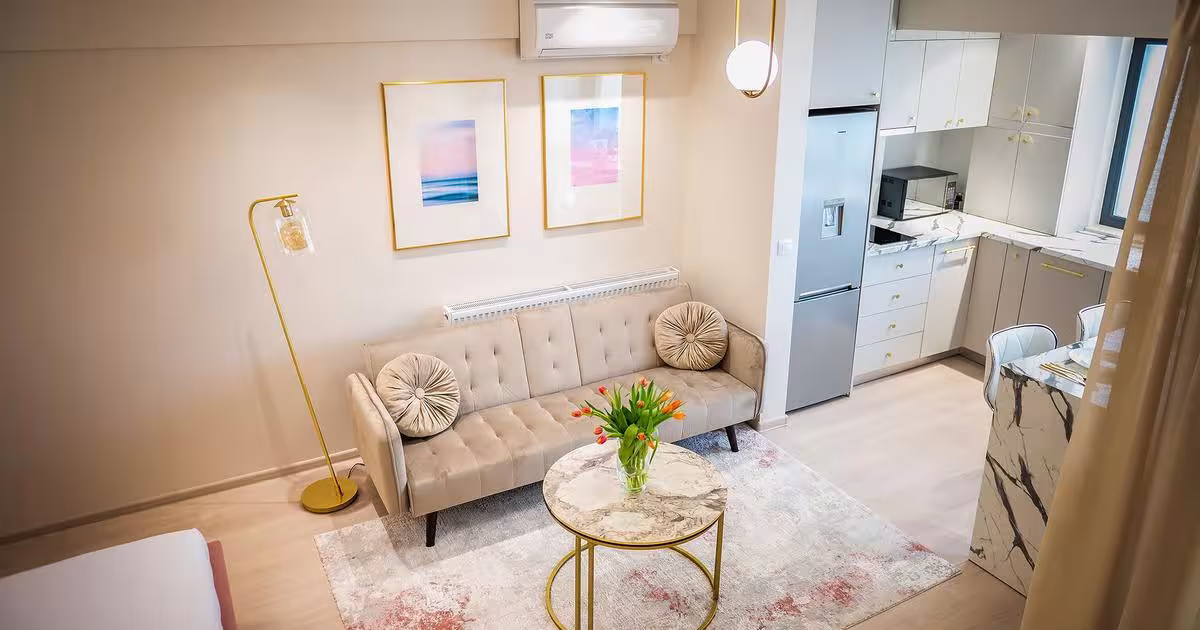 Apartament decomandat cu 2 camere în zona Universitate, Constanța