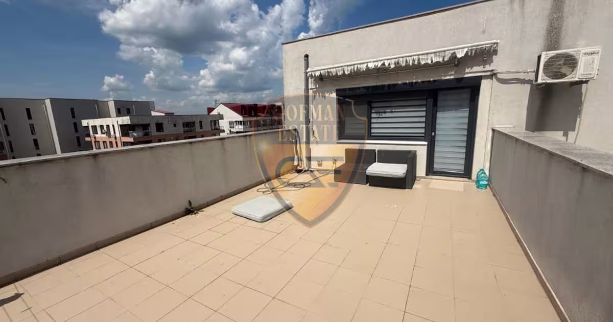 Apartament decomandat cu 3 camere în zona Universitate, Constanța