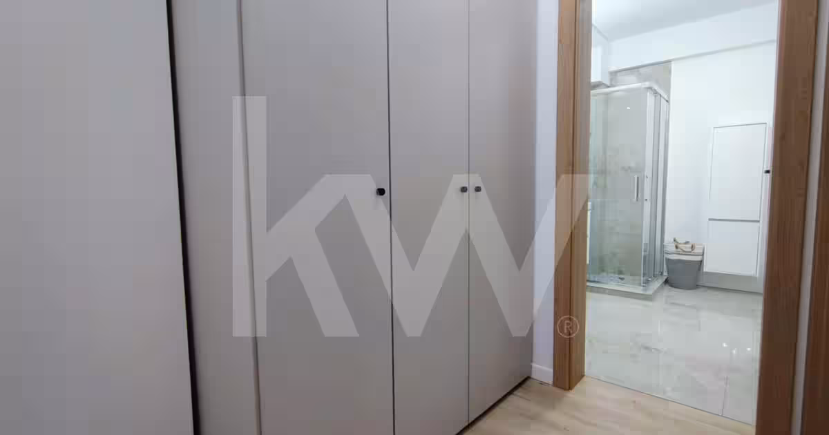 Apartament decomandat cu 2 camere în zona Central, Craiova