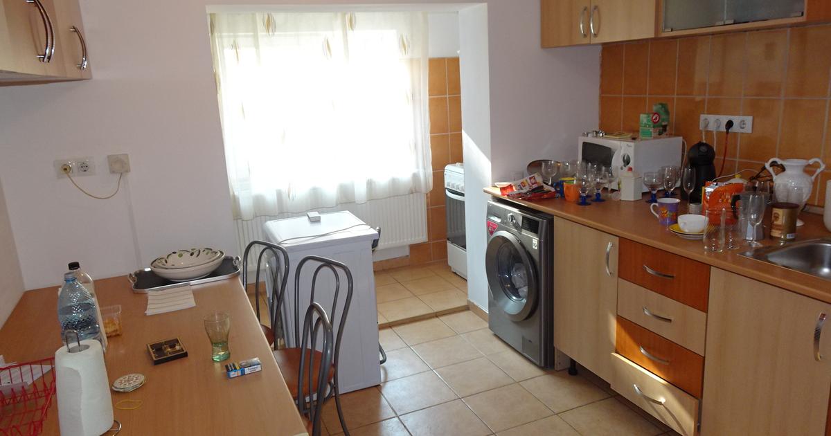Inchiriez apartament cu 2 camere decomandat in Deva, zona M. Averescu, etaj 1,