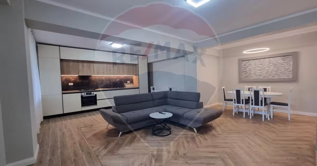 Apartament decomandat cu 3 camere în zona Central, Eforie Sud