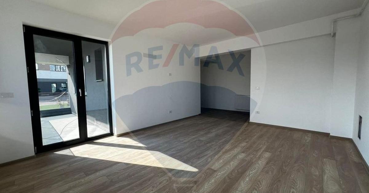Apartament cu 2 camere de închiriat in bloc nou Valcom Residence III