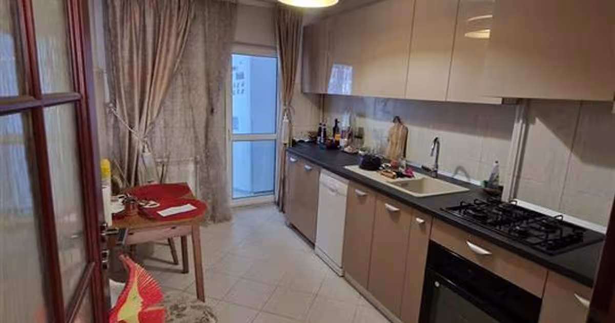Apartament decomandat cu 3 camere în zona Bd. Independenței, Iași