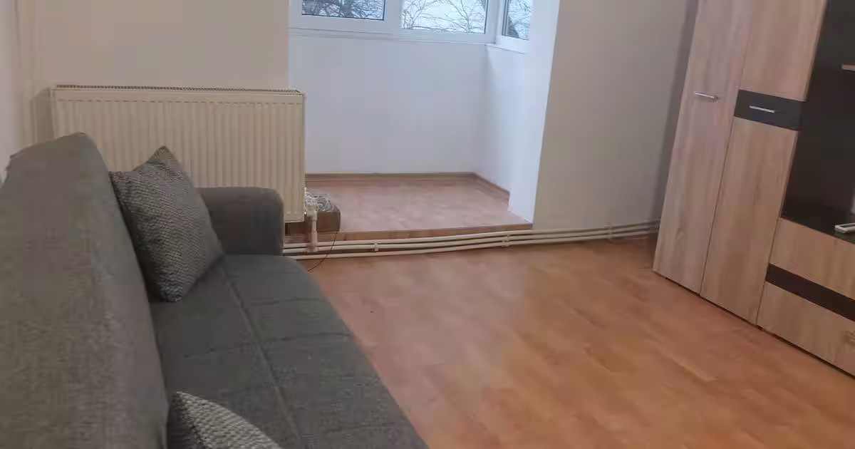 Apartament semidecomandat cu 3 camere în zona Mircea cel Bătrân, Iași