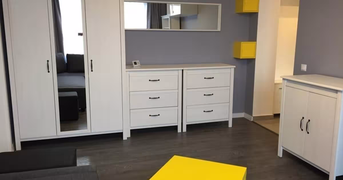 Apartament decomandat cu 2 camere în zona Piața Unirii, Iași