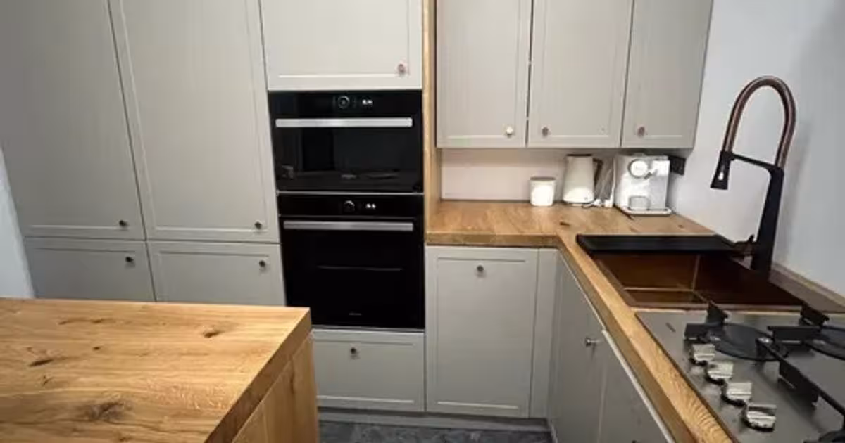 Apartament semidecomandat cu 3 camere în zona Podul de Fier, Iași