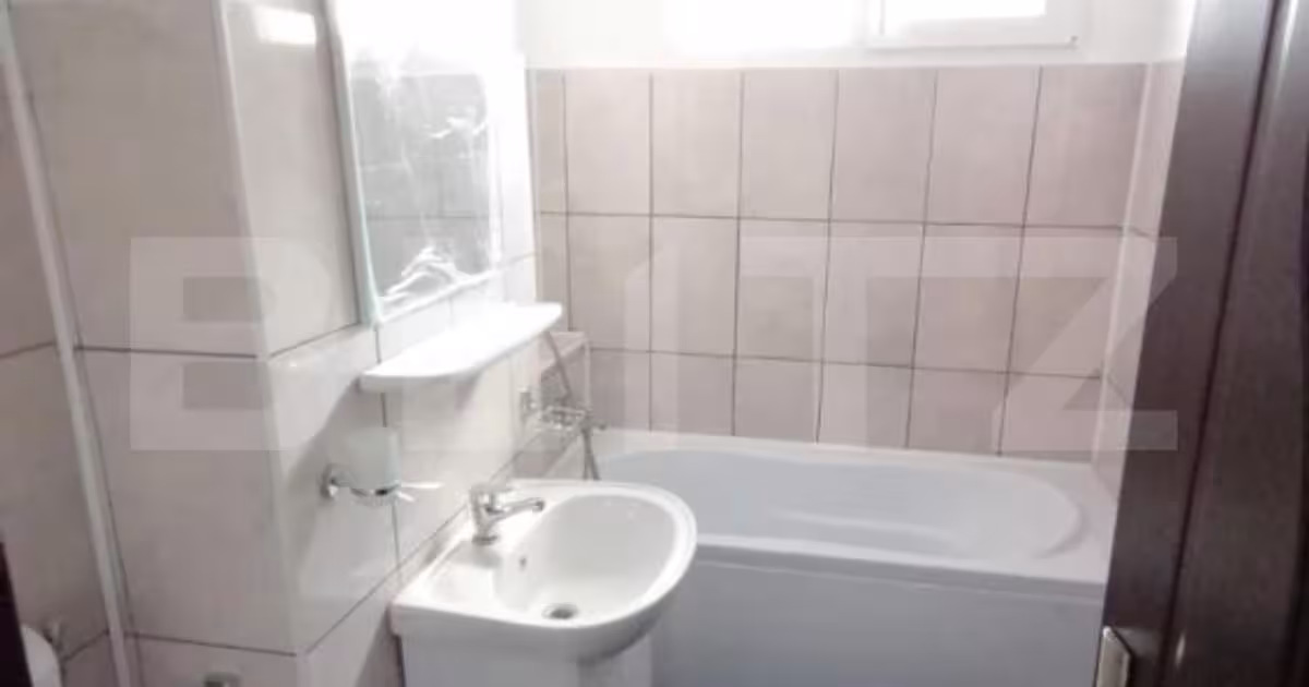 Apartament decomandat cu 2 camere în zona Podul de Piatră, Iași