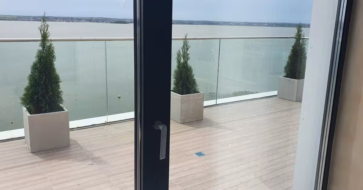 Apartament decomandat cu 2 camere în zona Exterior Est, Mamaia