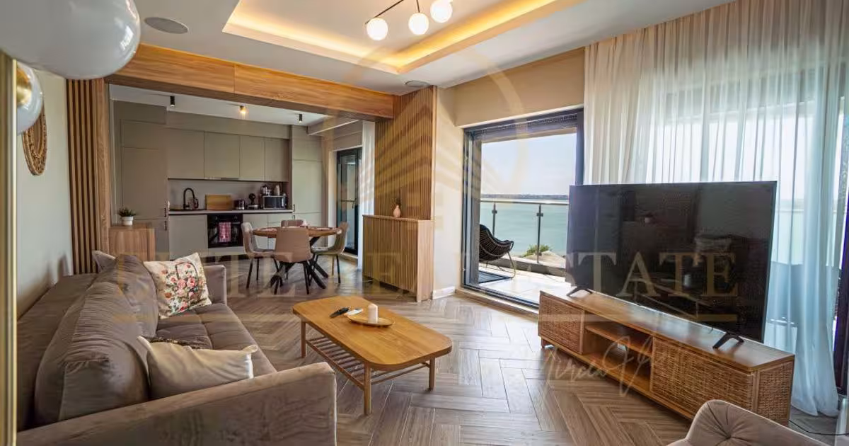 Apartament semidecomandat cu 3 camere în zona Nord, Mamaia