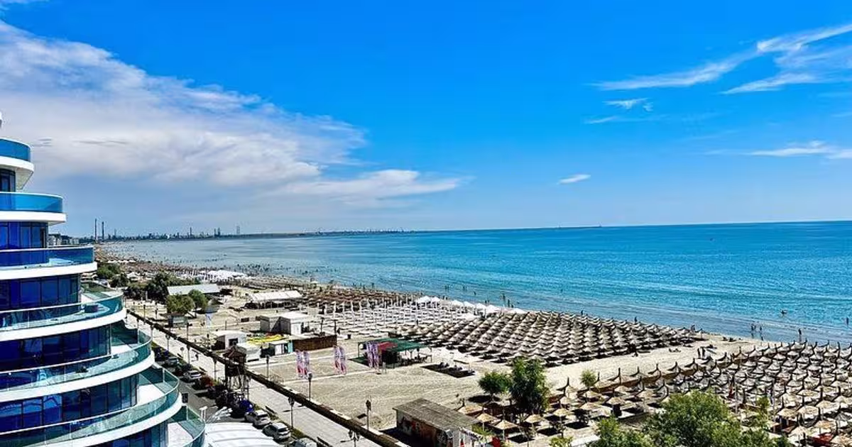 Apartament decomandat cu 3 camere în zona Central, Mamaia-Sat