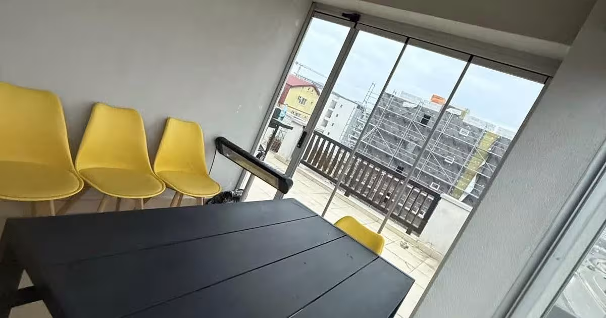 Apartament semidecomandat cu 2 camere în zona Ultracentral, Mamaia-Sat