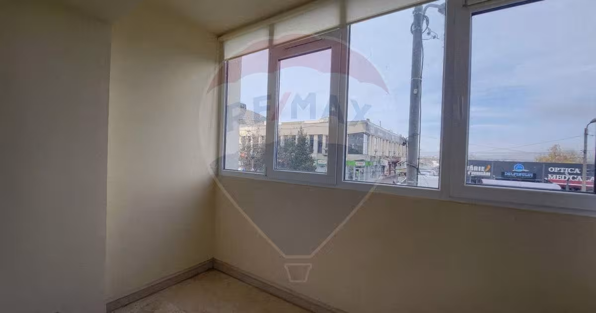 Apartament decomandat cu 3 camere în Pantelimon