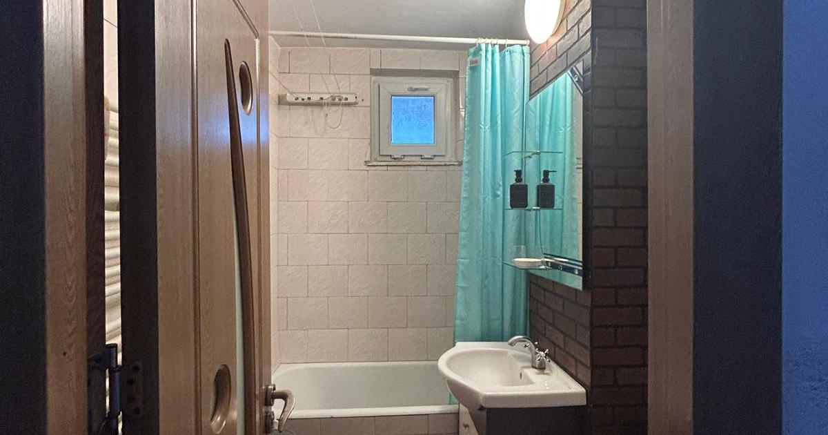 Apartament decomandat cu 2 camere în zona Precista, Piatra-Neamț preț 1.200 RON / lună