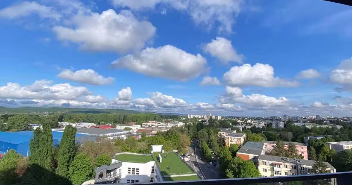 Apartament decomandat cu 3 camere în zona Negru Vodă, Pitești
