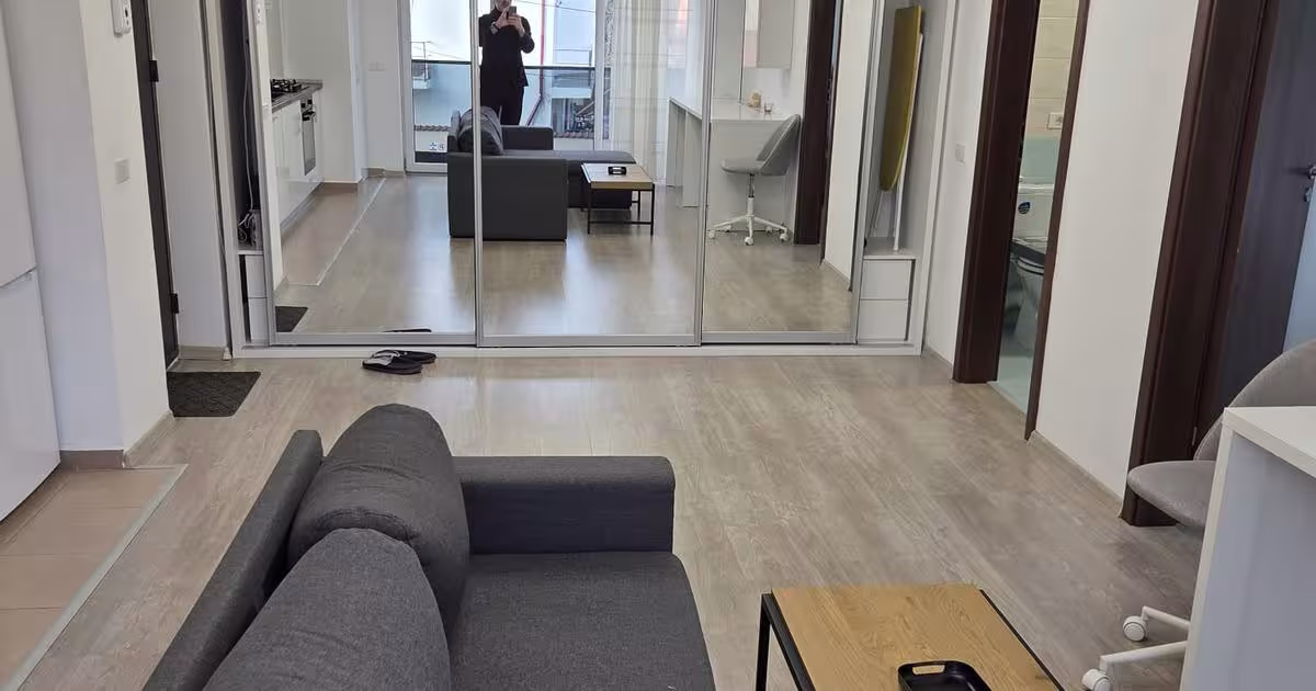 Apartament semidecomandat cu 21 camere în zona Central, Popești-Leordeni