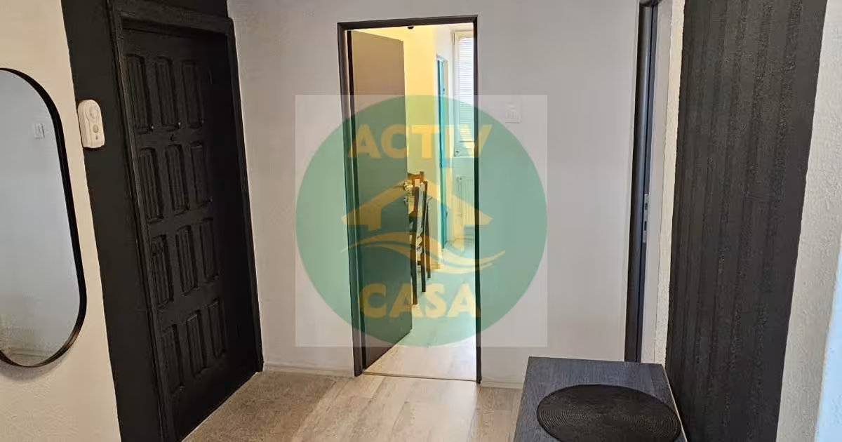 Apartament decomandat cu 3 camere în zona Central, Roman preț 1.500 RON + TVA / lună