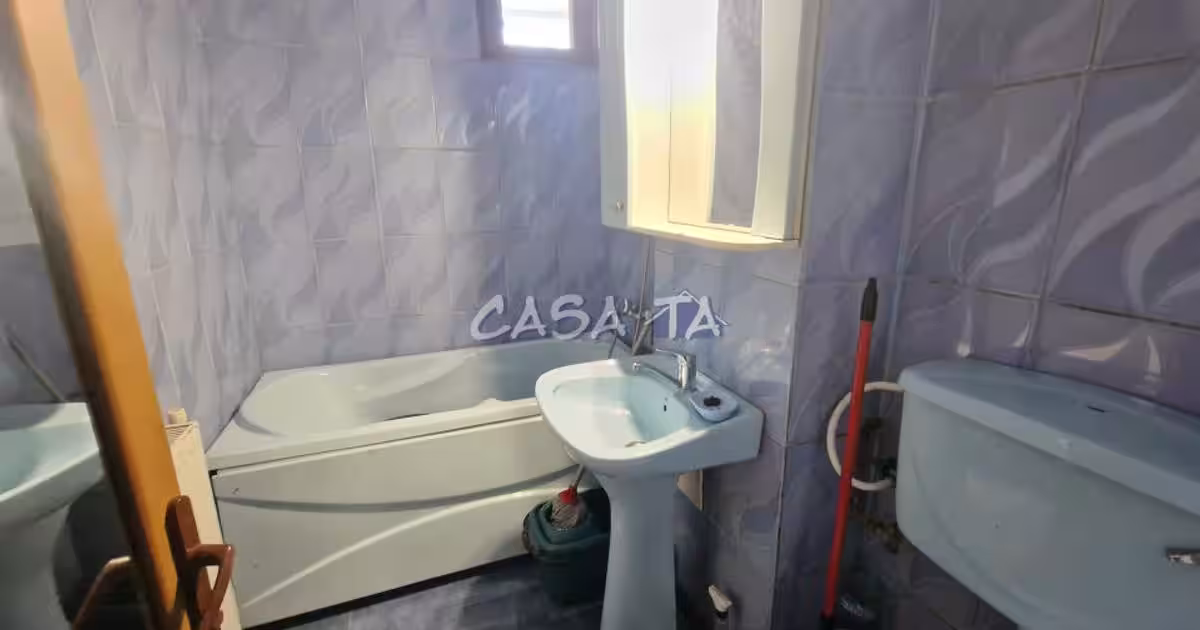 Apartament decomandat cu 3 camere în zona Central, Târgu Jiu