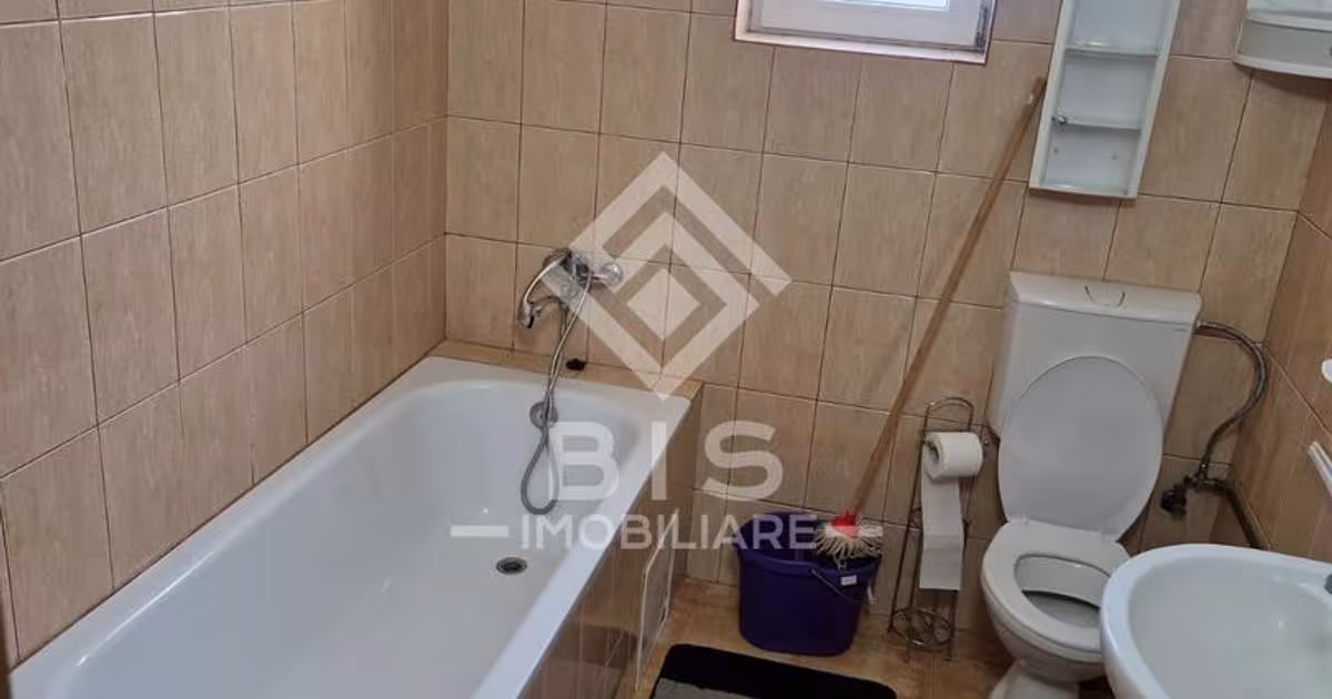 Apartament decomandat cu 3 camere în Unirea
