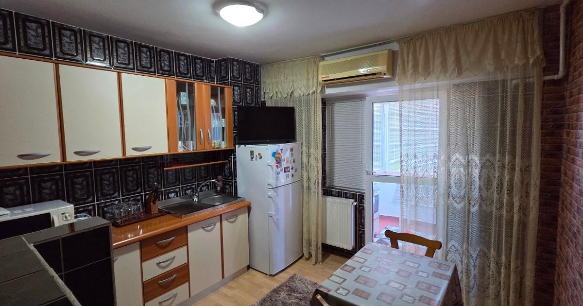 Apartament decomandat cu 2 camere în zona Central, Alexandria