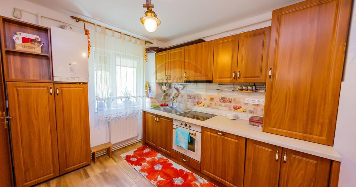 Apartament decomandat cu 4 camere în zona Central, Baia Mare