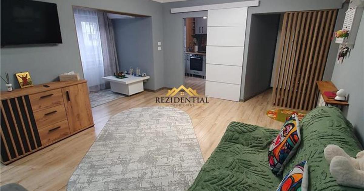 Apartament decomandat cu 3 camere în zona Central, Botoșani