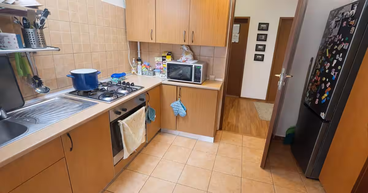 Apartament 3 camere spațios, cu terasă de 25 mp și loc de parcare – Str. Smârdan