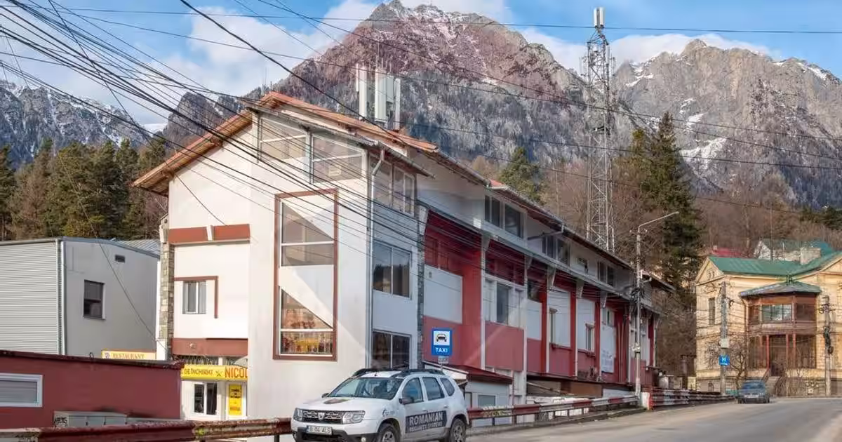 Apartament decomandat cu 3 camere în zona Central, Bușteni