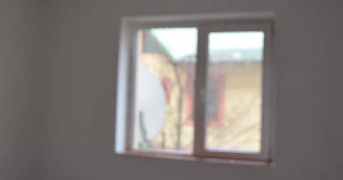 Apartament semidecomandat cu 2 camere în zona Cezar Petrescu, Bușteni