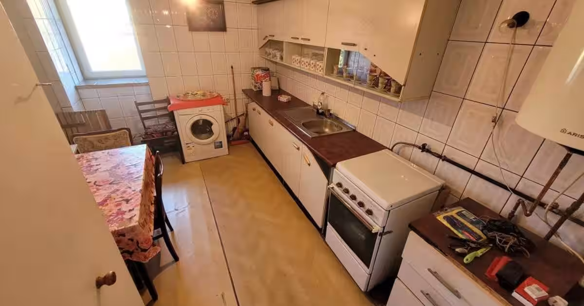 ●Ap 4 cam in Vila, 90 mp util,central,teren 80 mp, 47.000e●