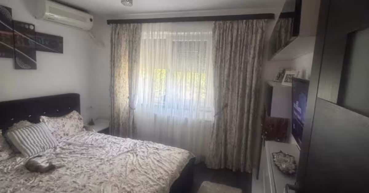 Apartament decomandat cu 3 camere în zona Central, Caracal