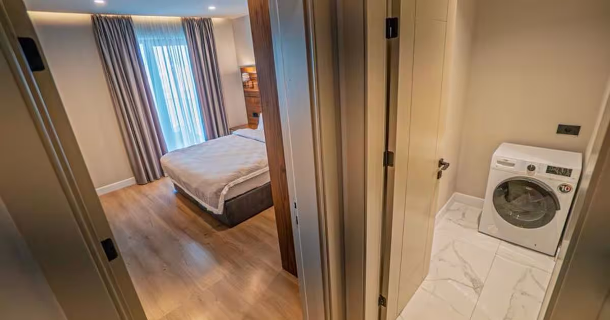 Apartament decomandat cu 2 camere în zona Universitate, Constanța