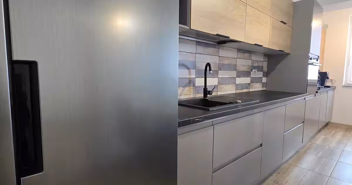 Apartament decomandat cu 3 camere în zona Universitate, Constanța