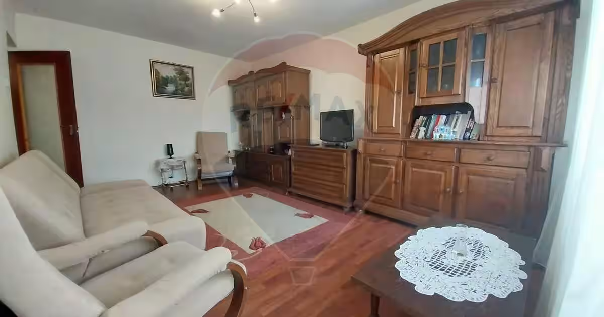 Apartament cu 3 camere decomandate în Lapus-Decebal