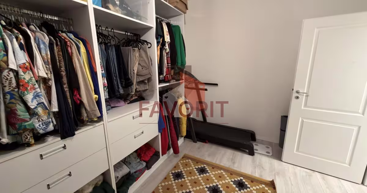 Apartament decomandat cu 4 camere în Dumbrăvița
