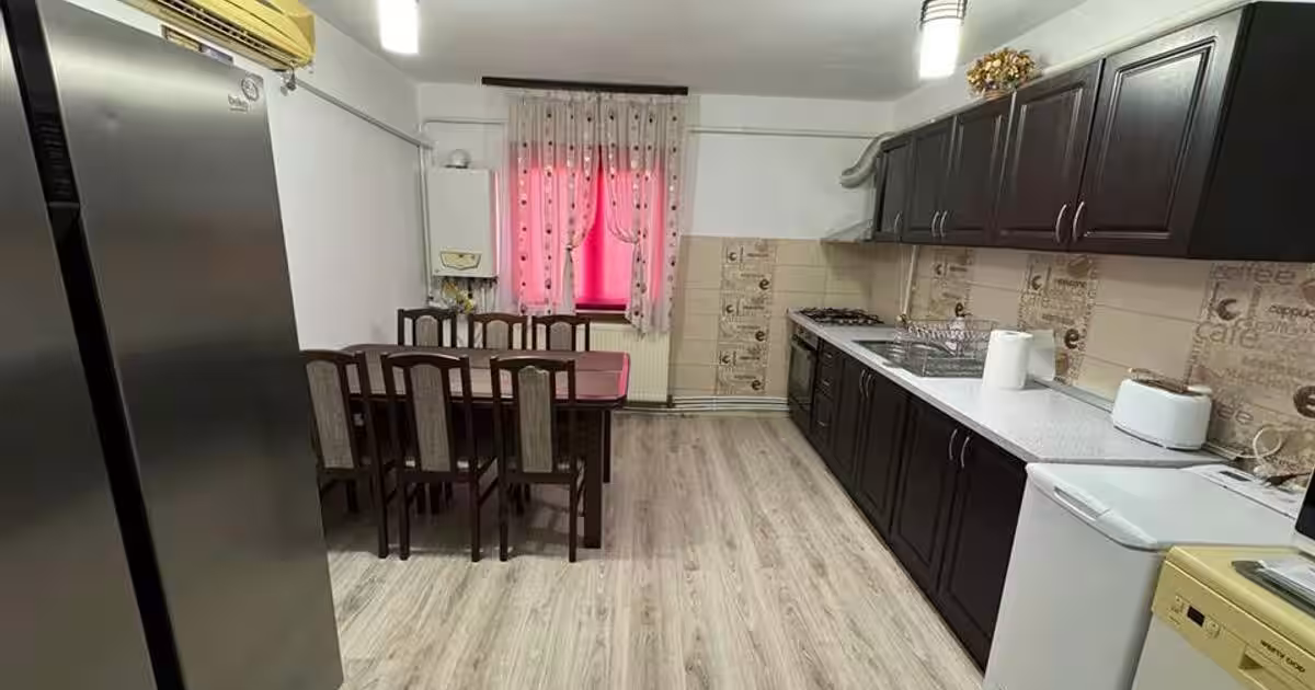 Apartament decomandat cu 4 camere în zona Obor, Focșani