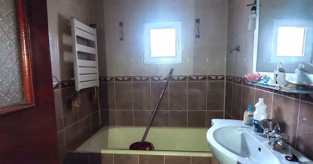 Apartament decomandat cu 3 camere în zona Sud-Est, Focșani
