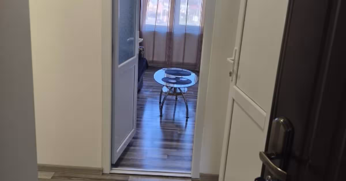 Apartament decomandat cu 2 camere în zona Nord, Găești