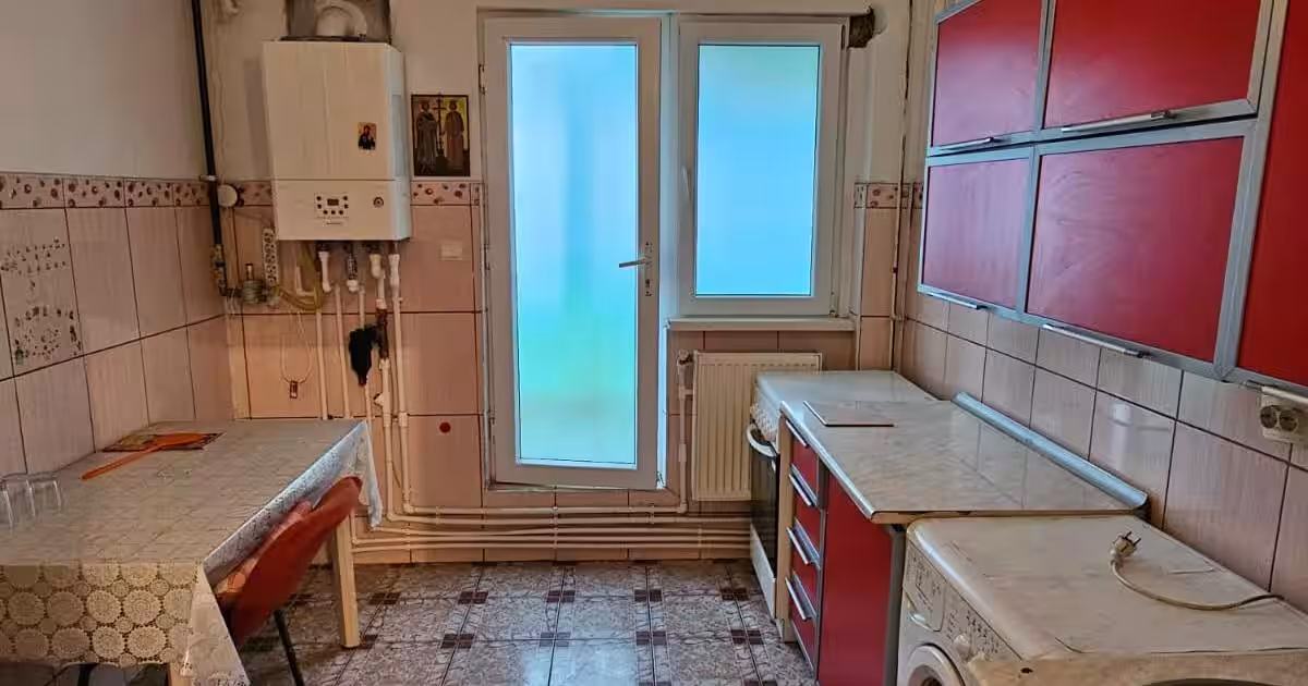 Apartament 4 camere decomandat, etaj 1, Micro 18 – 105.000 €