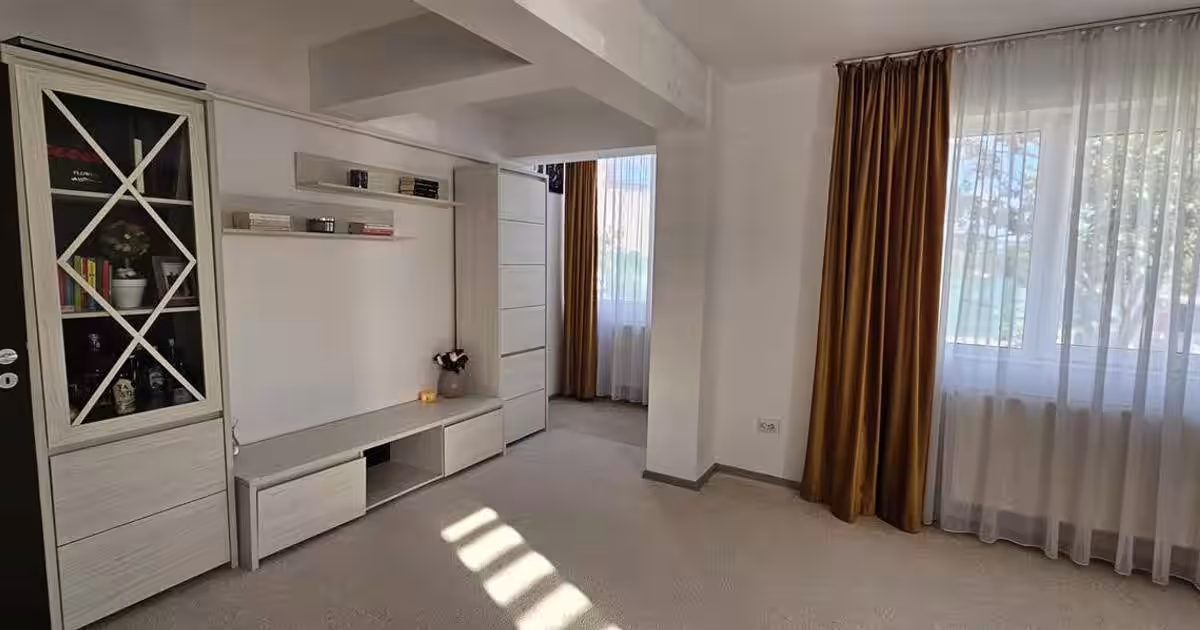 Bucium apartament 3 camere decomandat 145.000 euro