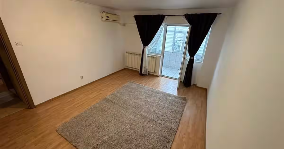 Decomandat, 2 cam, etaj 4/4, zona Hala Centrală