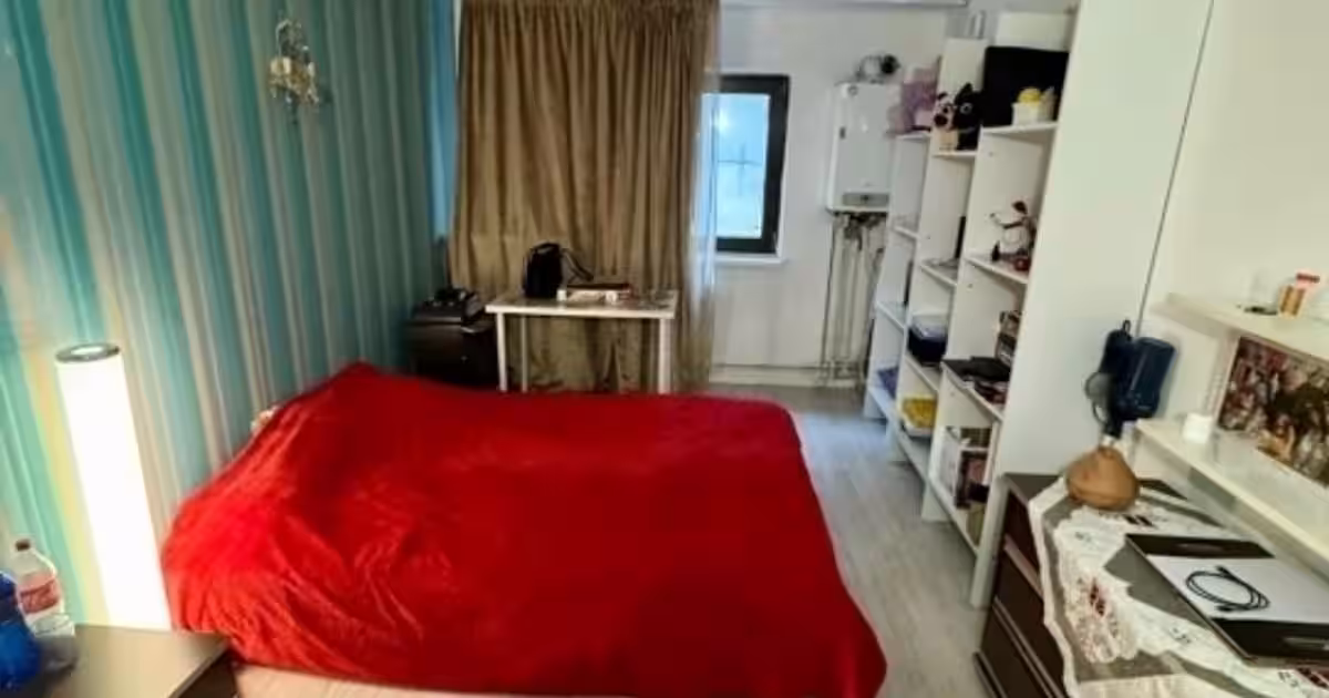 SF LAZAR - PALAS MALL - 3 CAMERE DECOMANDAT - ETAJ 1 - BLOC DIN 1980 - RENOVAT