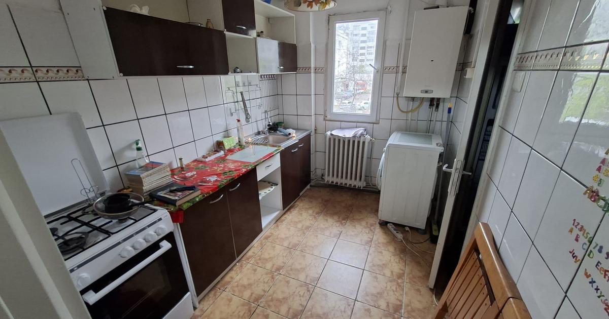 Apartament semidecomandat cu 2 camere în zona Podu Roș, Iași