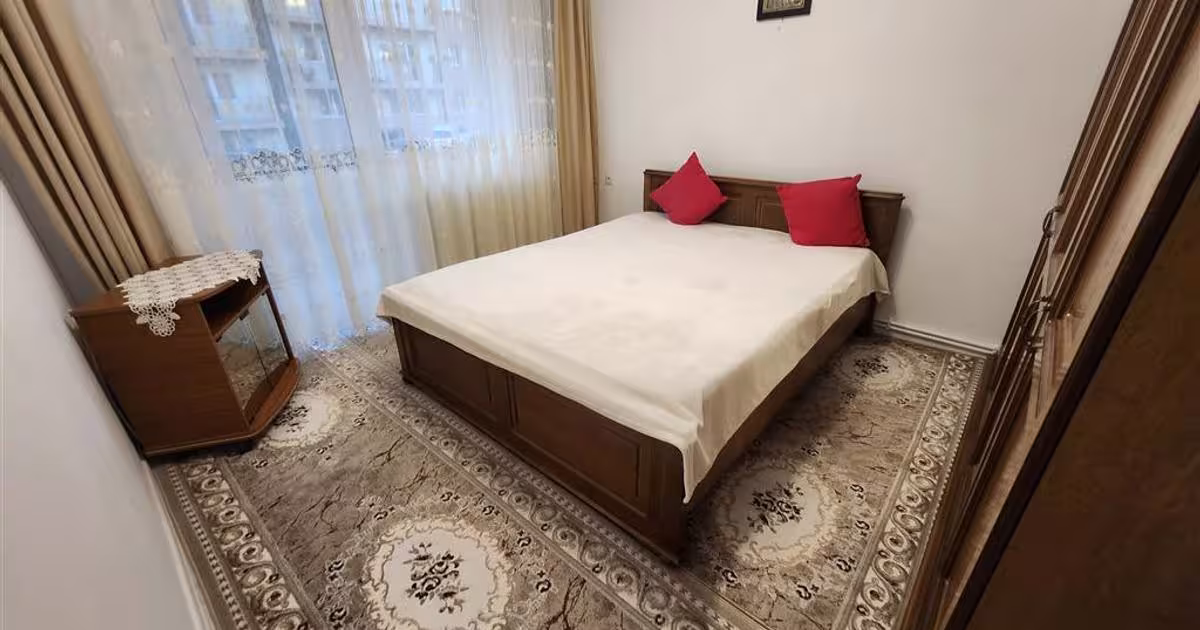 Apartament decomandat cu 4 camere în Ipotești