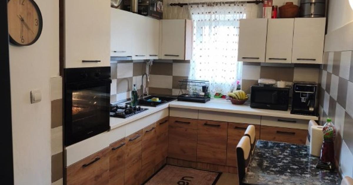 Apartament decomandat cu 2 camere în Nehoiu
