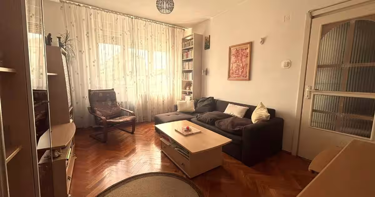 Apartament decomandat cu 3 camere în zona Decebal, Oradea
