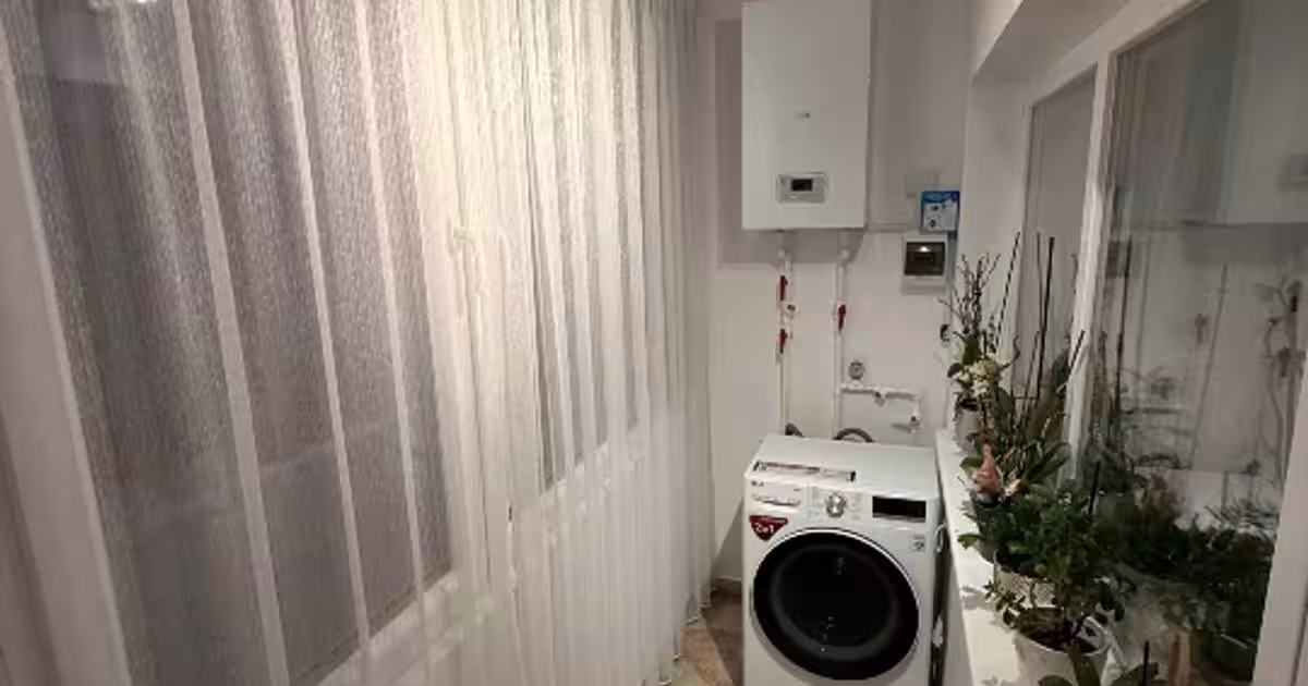 Apartament decomandat cu 3 camere în zona Central, Orșova